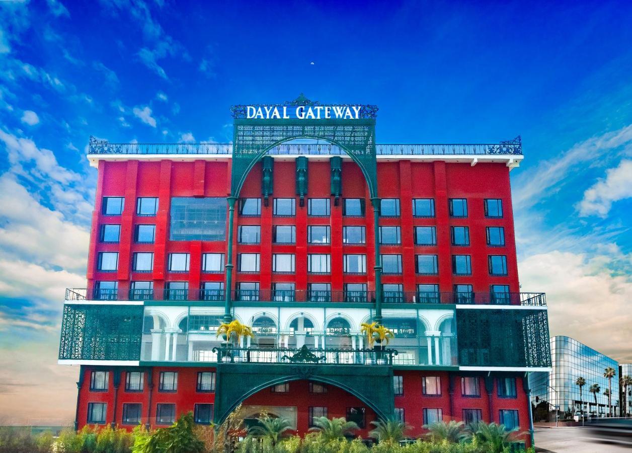 Hotel Dayal Gateway Lucknow Zewnętrze zdjęcie