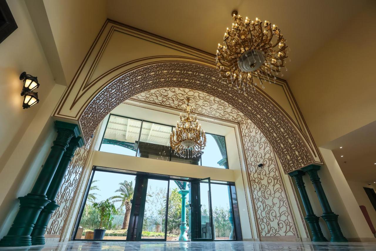Hotel Dayal Gateway Lucknow Zewnętrze zdjęcie