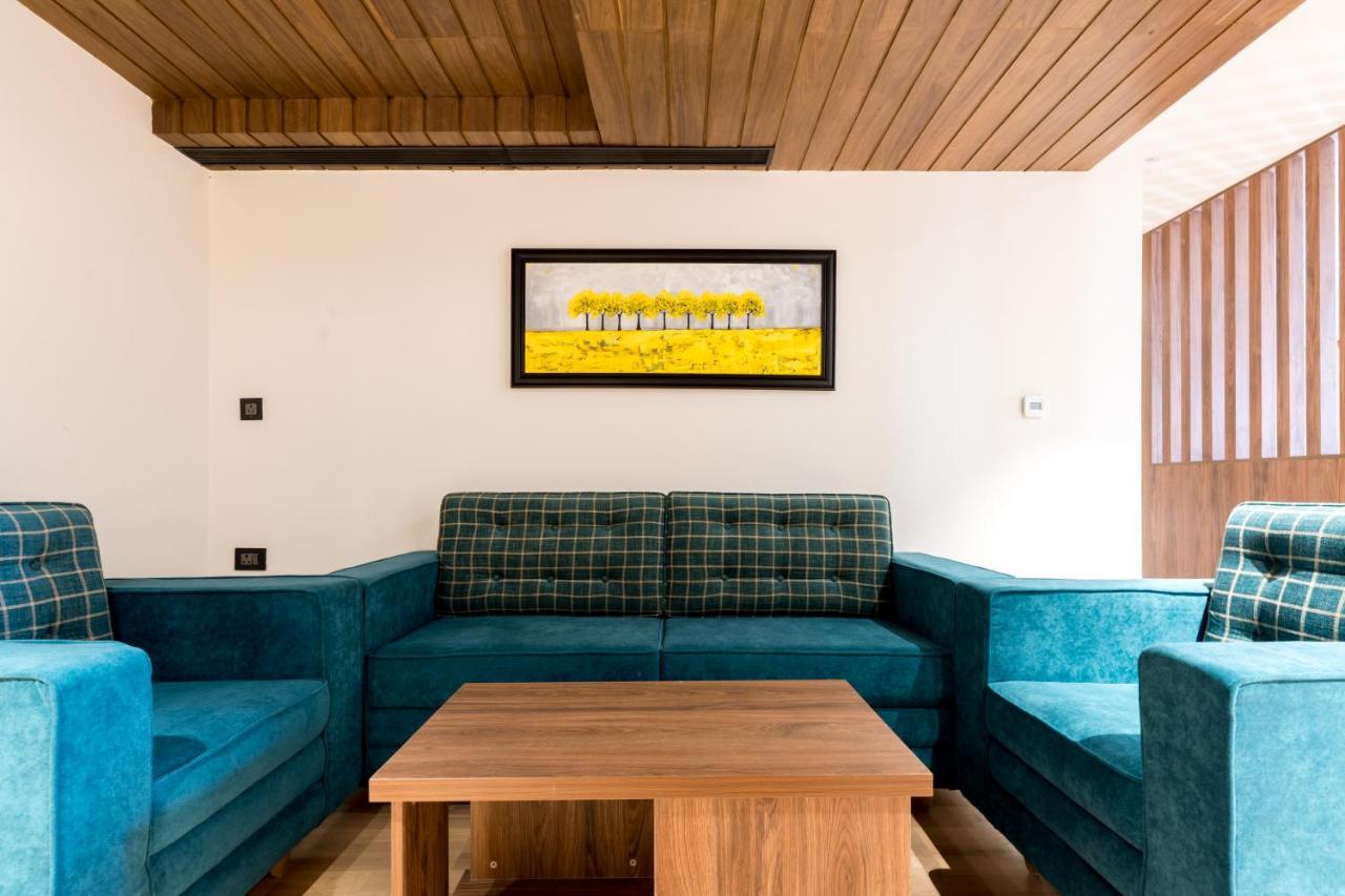 Hotel Dayal Gateway Lucknow Zewnętrze zdjęcie
