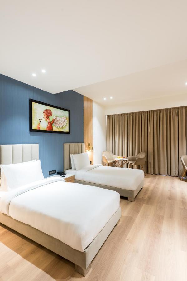 Hotel Dayal Gateway Lucknow Zewnętrze zdjęcie