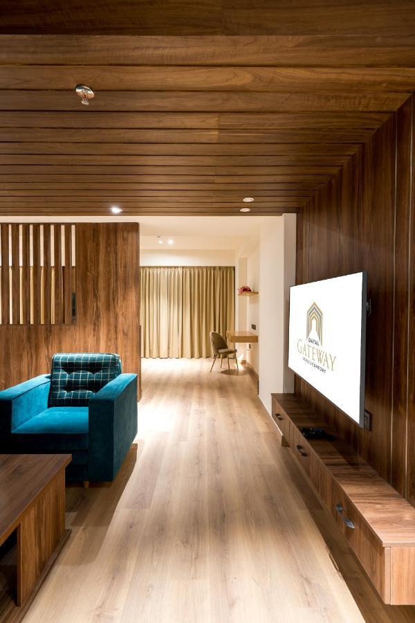 Hotel Dayal Gateway Lucknow Zewnętrze zdjęcie