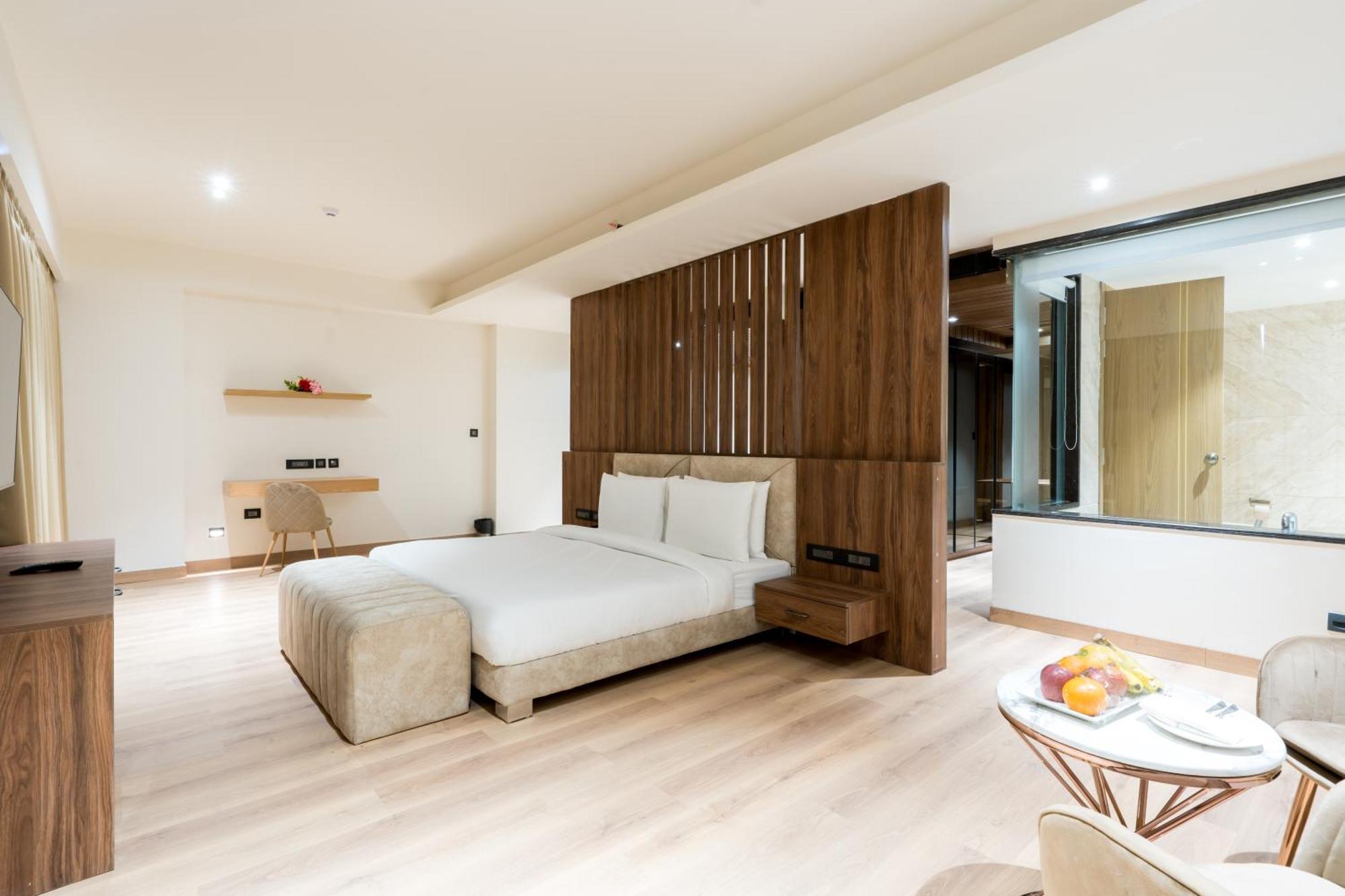 Hotel Dayal Gateway Lucknow Zewnętrze zdjęcie