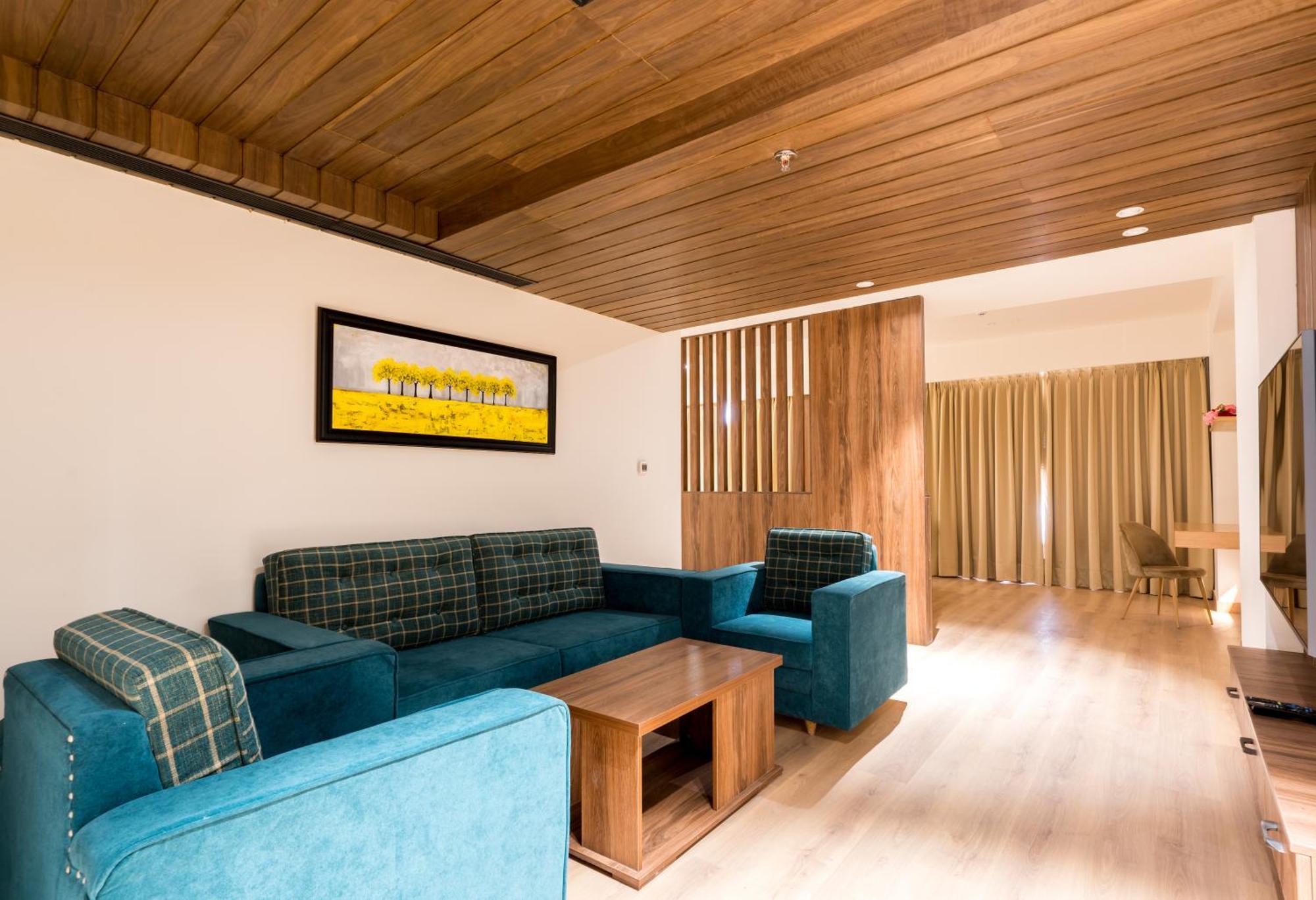 Hotel Dayal Gateway Lucknow Zewnętrze zdjęcie